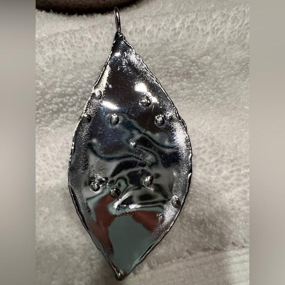 Multi stone silver toned pendant - Picture 4 of 5